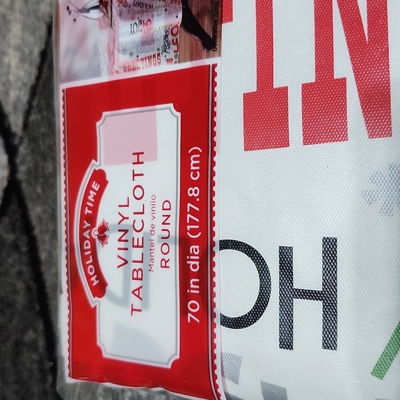 HOLIDAY TIME GRAPHIC VINYL TABLECLOTHS SET-OF-3 ROUND & RECTANGLE BUNDLE - Picture 5 of 15